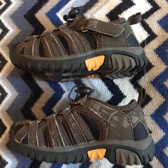 Used Gymboree shoes size 5 pics show all use - Picture 6 of 6